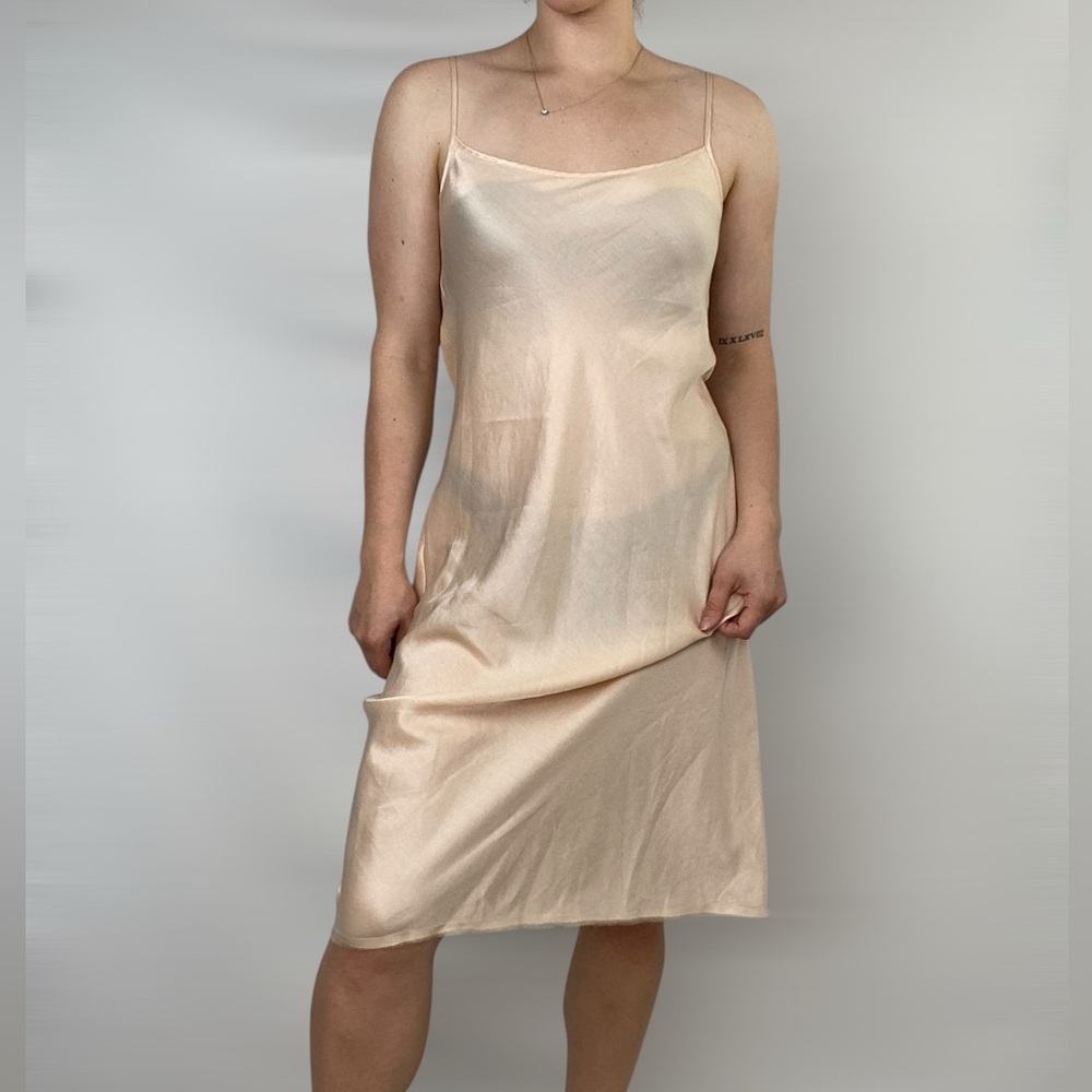BRAZEAU TRICOT Classic Petal Slip Buff Tailored Silhouette MIDI Adjustable Strap - Picture 2 of 7